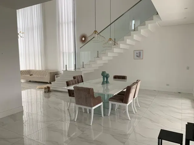 Casa com 450m² 3 quartos e 3 banheiros, à venda ou para alugar, no bairro Condomínio Residencial Alphaville em São José Dos Campos