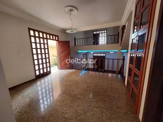 Casa com 420m² 5 quartos e 4 banheiros, para alugar, no bairro Palmares em Belo Horizonte