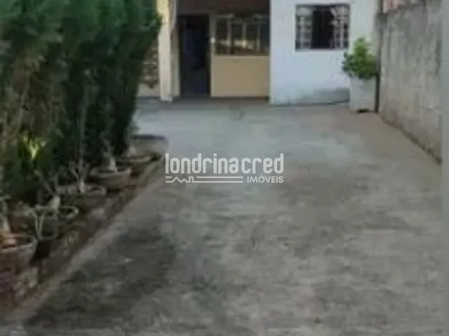 Casa com 300m² 2 quartos e 1 banheiro, à venda, no bairro Vila Romana em Ibiporã