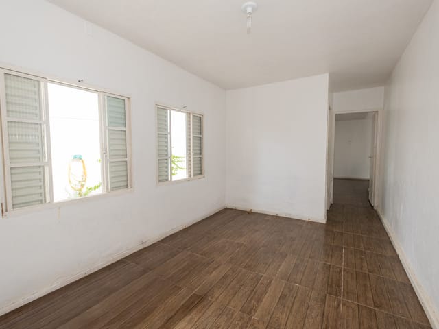 Casa com 364m² 2 quartos e 2 banheiros, à venda ou para alugar, no bairro Areal em Pelotas