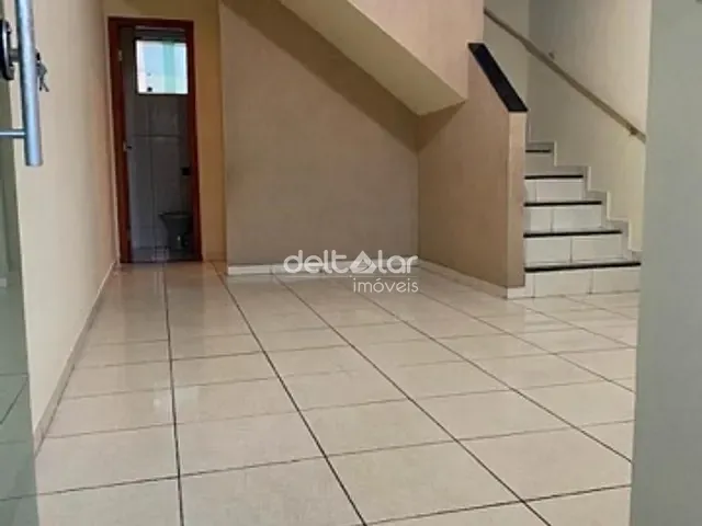 Casa 2 quartos e 2 banheiros, à venda, no bairro Santa Branca em Belo Horizonte