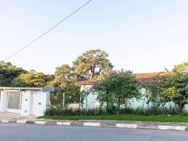 Casa com 1548m² 2 quartos e 3 banheiros, à venda, no bairro Vila Santo Antônio em Cotia