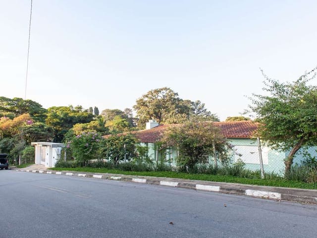 Casa com 1548m² 2 quartos e 3 banheiros, à venda, no bairro Vila Santo Antônio em Cotia