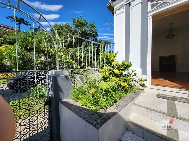 Casa com 1845m² 4 quartos e 1 banheiro, à venda, no bairro Centro em Petrópolis