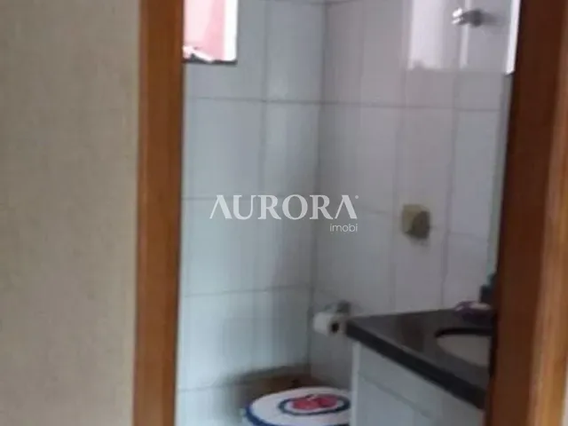 Casa com 250m² 5 quartos e 4 banheiros, à venda, no bairro Parque Jamaica em Londrina
