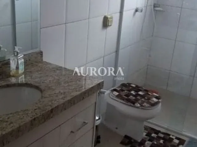 Casa com 250m² 5 quartos e 4 banheiros, à venda, no bairro Parque Jamaica em Londrina