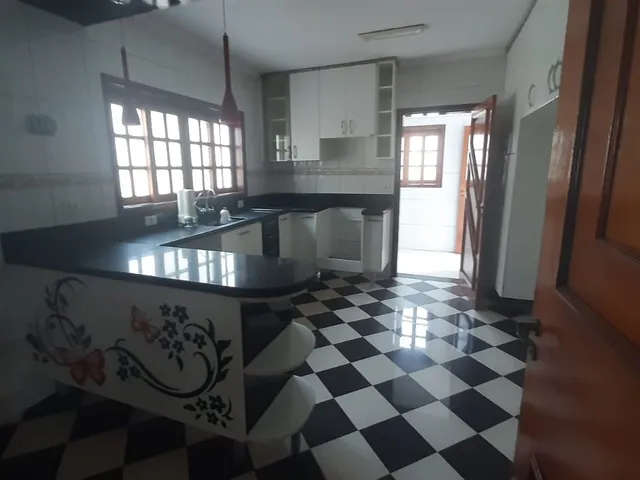 Casa com 250m² 3 quartos e 5 banheiros, à venda, no bairro Urbanova em São José Dos Campos