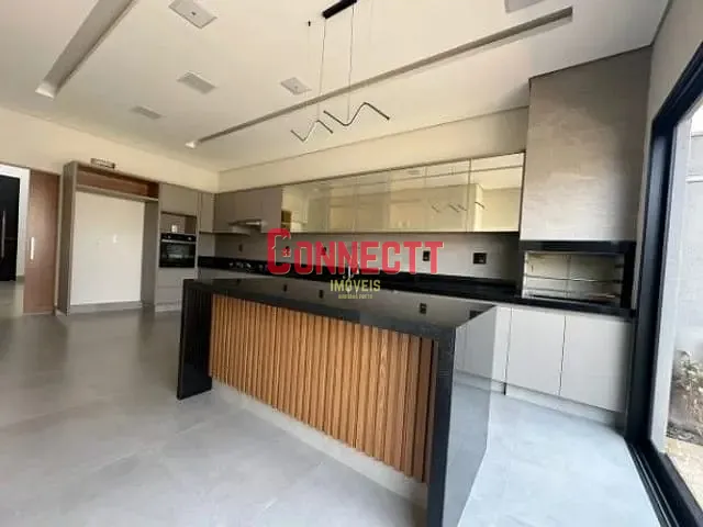 Casa com 250m² 3 quartos e 1 banheiro, à venda, no bairro Bonfim Paulista em Ribeirão Preto