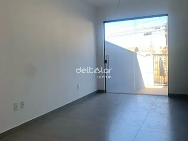 Casa com 122m² 2 quartos e 3 banheiros, à venda, no bairro Santa Mônica em Belo Horizonte