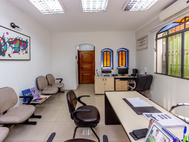 Foto do Casa - Casa tipo para venda em Saúde com 5 quartos, sendo 1 suíte, 261m² | Lares e Andares Imóveis