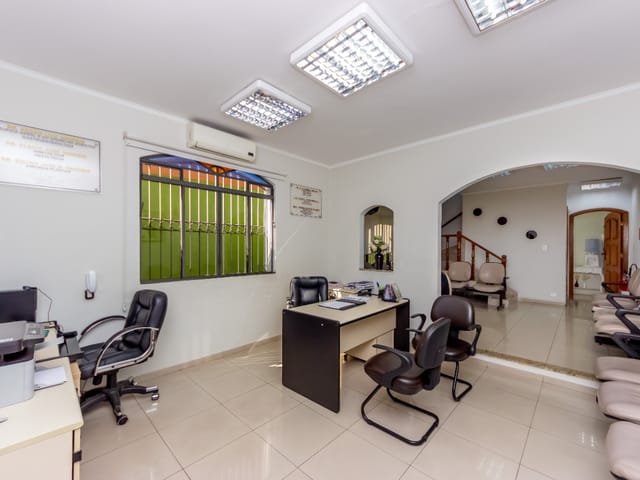 Foto do Casa - Casa tipo para venda em Saúde com 5 quartos, sendo 1 suíte, 261m² | Lares e Andares Imóveis