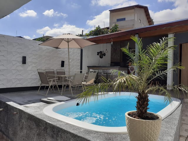 Casa com 355m² 3 quartos e 3 banheiros, à venda, no bairro Helvetia Taubaté em Campos do Jordão