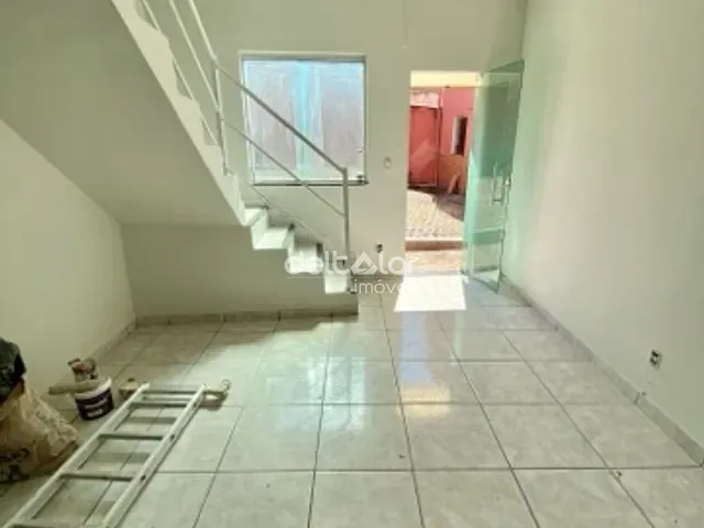 Casa com 90m² 2 quartos e 1 banheiro, para alugar, no bairro Juliana em Belo Horizonte