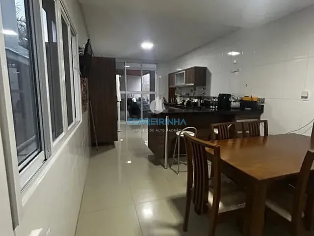 Casa com 260m² 4 quartos e 3 banheiros, à venda, no bairro Urbanova em São José dos Campos