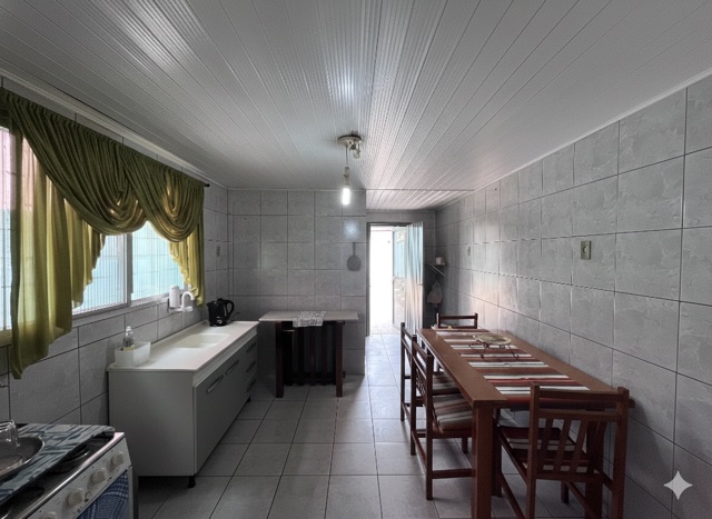 Casa com 90m² 2 quartos e 1 banheiro, à venda, no bairro Centro em Pelotas