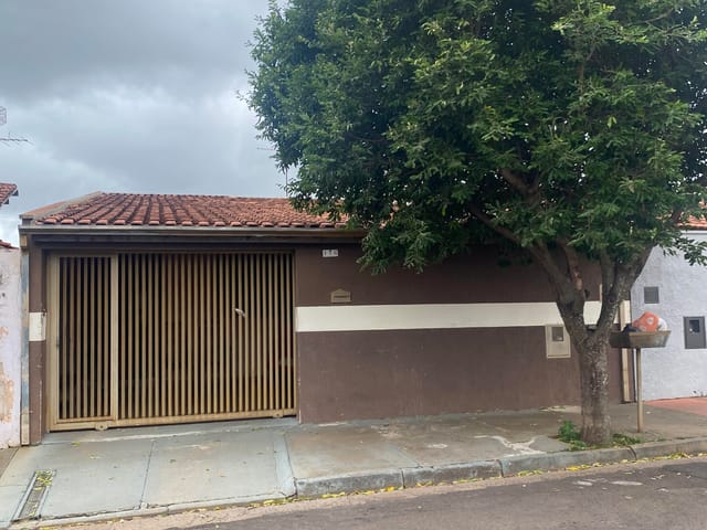 Casa com 180m² 3 quartos e 2 banheiros, à venda, no bairro Doutor Tancredo de Almeida Neves em Araraquara