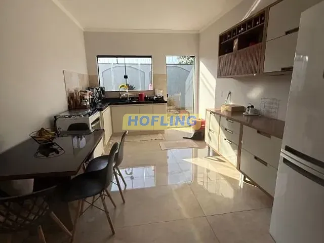 Casa com 318m² 3 quartos e 3 banheiros, à venda, no bairro Vila Cristina em Rio Claro