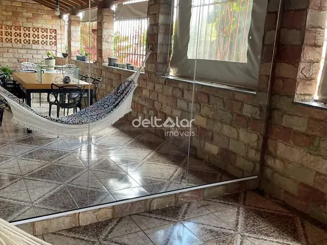 Casa com 210m² 5 quartos e 4 banheiros, para alugar, no bairro Minascaixa em Belo Horizonte