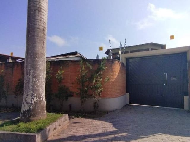 Casa com 420m² 3 quartos e 1 banheiro, à venda, no bairro Jardim Virginia em Guarujá