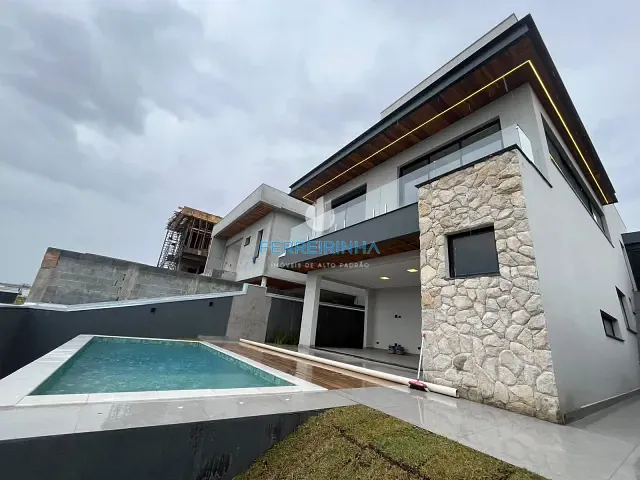 Casa com 330m² 3 quartos e 2 banheiros, à venda, no bairro Terras Alpha - Urbanova em São José dos Campos
