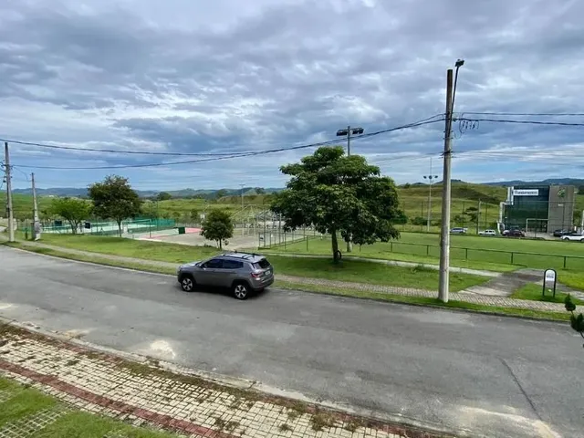 Casa com 490m² 3 quartos e 4 banheiros, à venda ou para alugar, no bairro Condomínio Residencial Jaguary em São José Dos Campos
