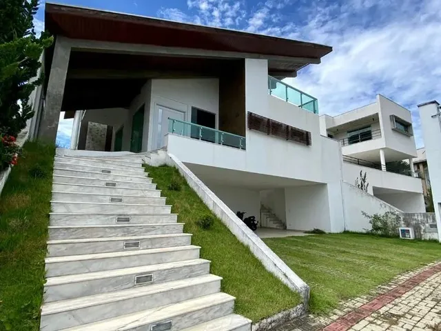 Casa com 490m² 3 quartos e 4 banheiros, à venda ou para alugar, no bairro Condomínio Residencial Jaguary em São José Dos Campos