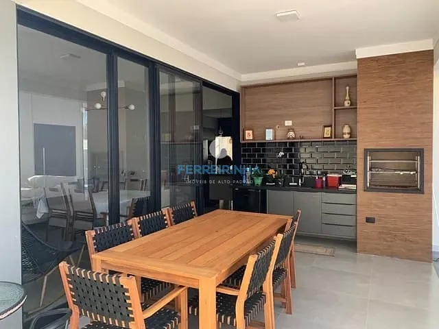 Casa com 451m² 3 quartos e 4 banheiros, à venda, no bairro Colinas do Paratehy em São José dos Campos