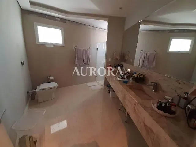 Casa com 330m² 3 quartos e 2 banheiros, à venda, no bairro H.U. em Londrina