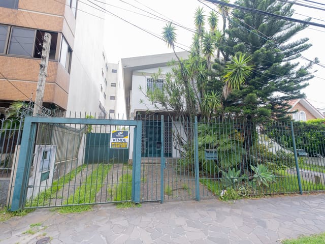 Casa com 309m² 3 quartos e 4 banheiros, à venda, no bairro Centro em Pelotas