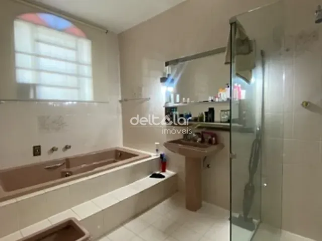 Casa com 250m² 2 quartos e 3 banheiros, para alugar, no bairro Planalto em Belo Horizonte