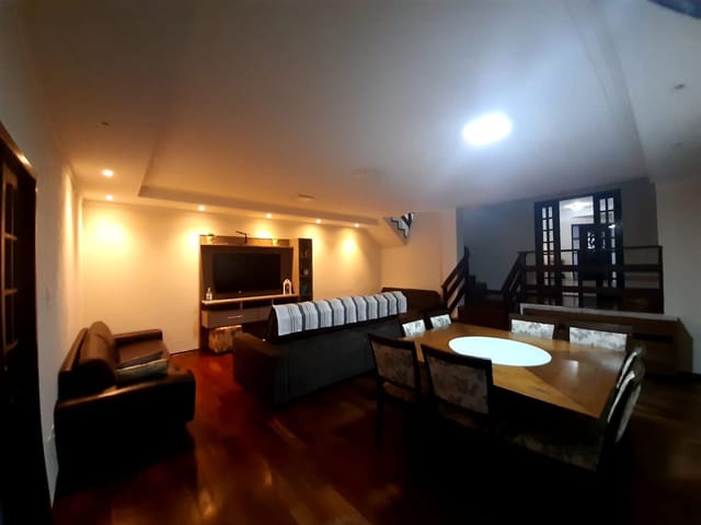 Casa com 250m² 4 quartos e 2 banheiros, à venda, no bairro Urbanova em São José dos Campos
