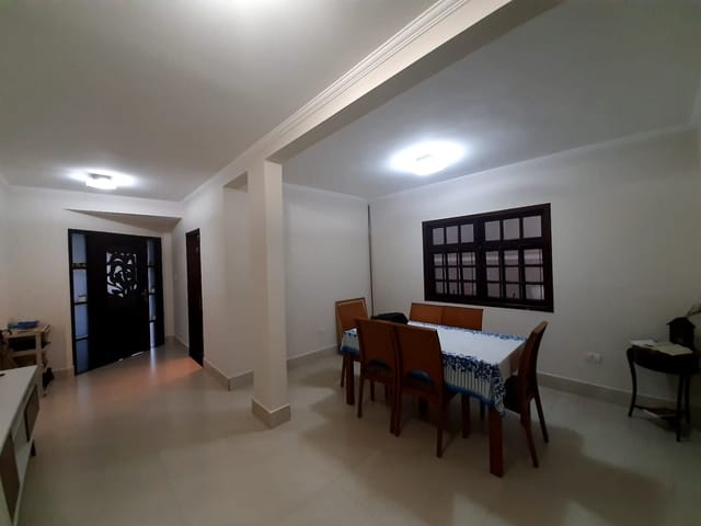 Casa com 250m² 4 quartos e 2 banheiros, à venda, no bairro Urbanova em São José dos Campos