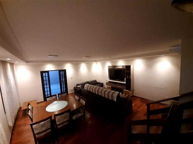 Casa com 250m² 4 quartos e 2 banheiros, à venda, no bairro Urbanova em São José dos Campos