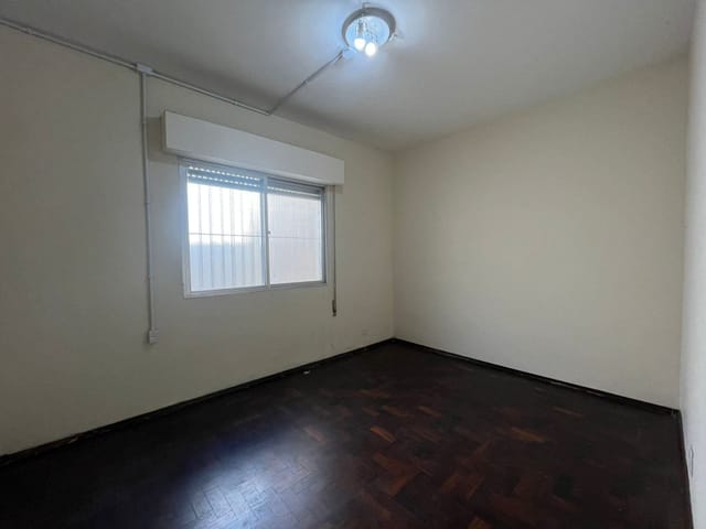 Casa com 250m² 4 quartos e 3 banheiros, à venda ou para alugar, no bairro Centro em Pelotas