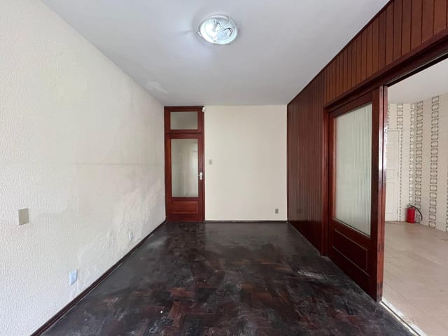 Casa com 250m² 4 quartos e 3 banheiros, à venda ou para alugar, no bairro Centro em Pelotas