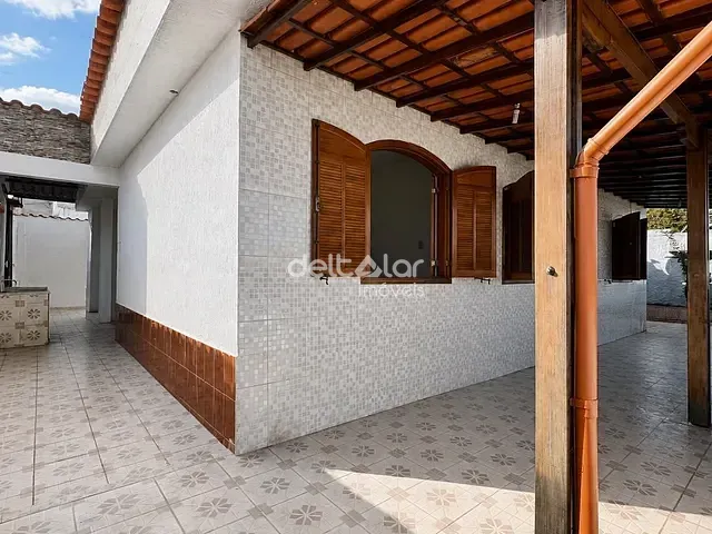 Casa com 110m² 3 quartos e 1 banheiro, para alugar, no bairro Planalto em Belo Horizonte
