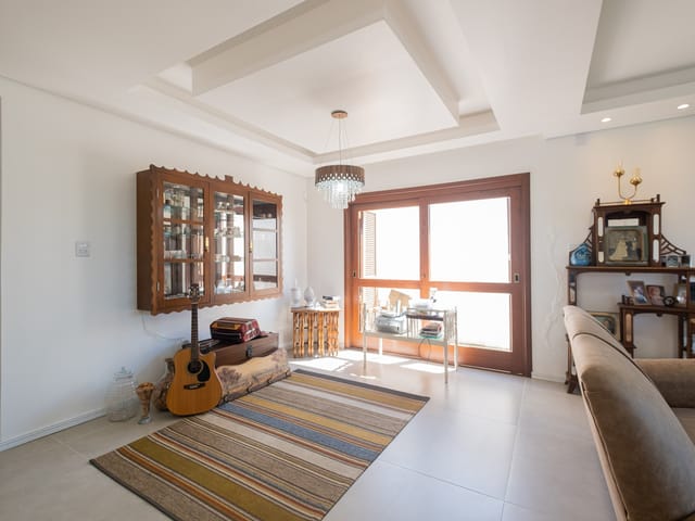 Casa com 672m² 3 quartos e 4 banheiros, à venda, no bairro Três Vendas em Pelotas