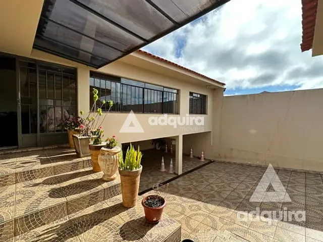 Casa com 462m², à venda, no bairro Centro em Ponta Grossa