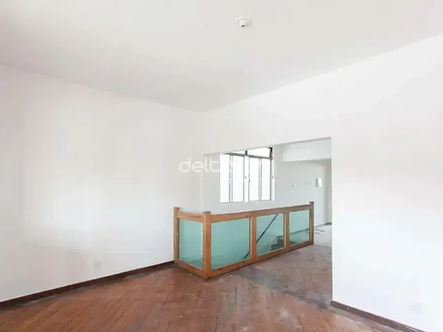Casa com 200m² 4 quartos e 2 banheiros, para alugar, no bairro Mantiqueira em Belo Horizonte