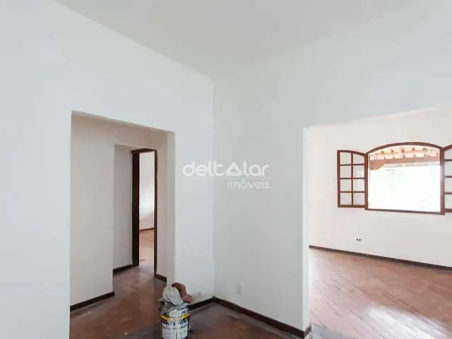 Casa com 200m² 4 quartos e 2 banheiros, para alugar, no bairro Mantiqueira em Belo Horizonte