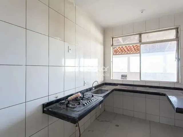 Casa com 200m² 4 quartos e 2 banheiros, para alugar, no bairro Mantiqueira em Belo Horizonte