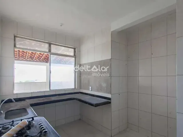 Casa com 200m² 4 quartos e 2 banheiros, para alugar, no bairro Mantiqueira em Belo Horizonte