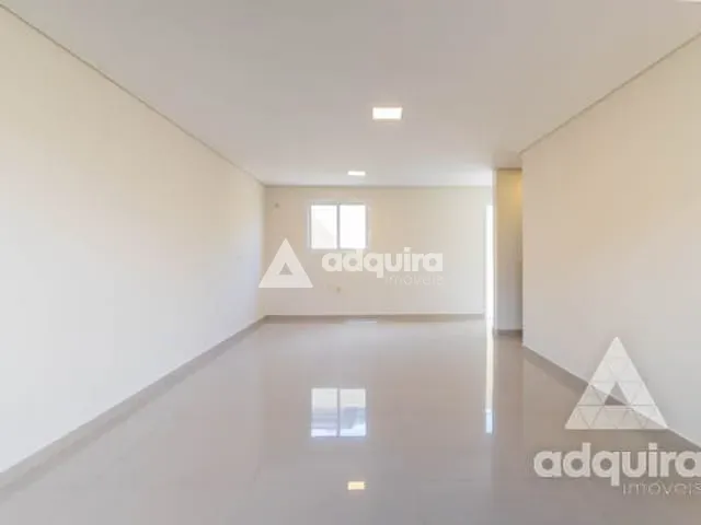Sobrado 3 quartos e 3 banheiros, à venda, no bairro Oficinas em Ponta Grossa