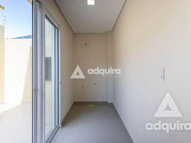 Sobrado 3 quartos e 3 banheiros, à venda, no bairro Oficinas em Ponta Grossa