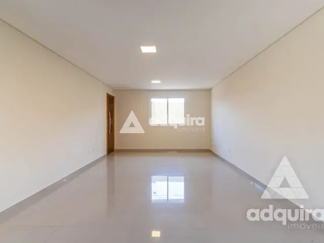 Sobrado 3 quartos e 3 banheiros, à venda, no bairro Oficinas em Ponta Grossa