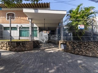 Foto do Casa-Casa tipo para venda em Alto de Pinheiros com 3 quartos, sendo 1 suíte, 162m²