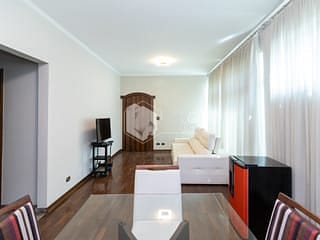 Foto do Casa-Casa tipo para venda em Alto de Pinheiros com 3 quartos, sendo 1 suíte, 162m²
