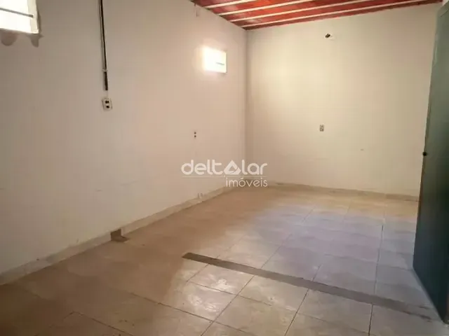 Casa com 60m², para alugar, no bairro Candelária em Belo Horizonte