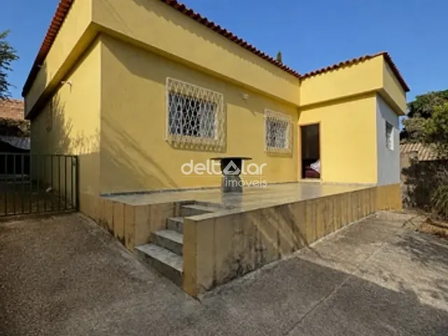 Casa com 607m² 3 quartos e 1 banheiro, à venda, no bairro Céu Azul em Belo Horizonte