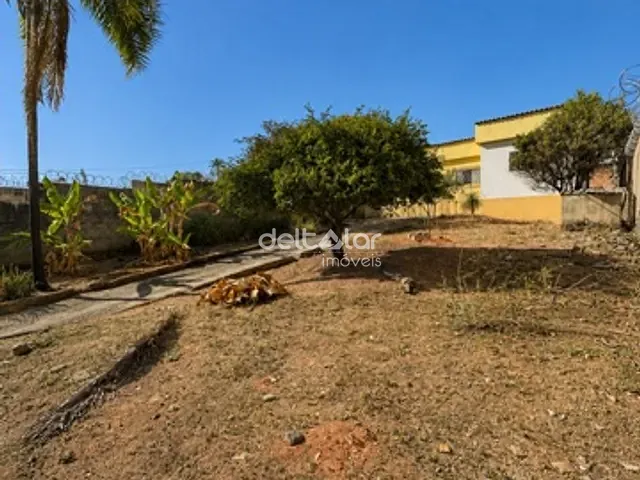 Casa com 607m² 3 quartos e 1 banheiro, à venda, no bairro Céu Azul em Belo Horizonte